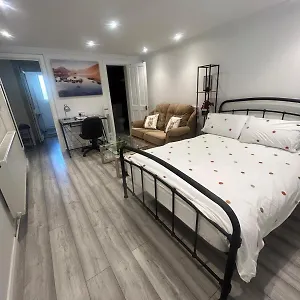 Adorable 1-bedroom Entire Place With Free Parking Apartment Cambridge (Cambridgeshire)
